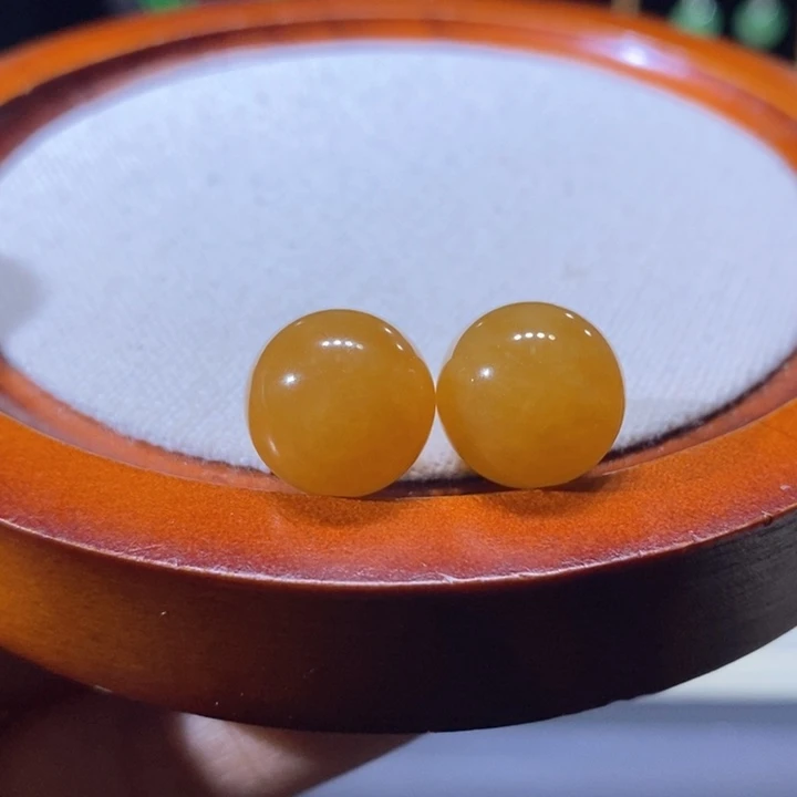 翡翠未镶嵌吊坠(不含链)翡翠满黄珠（随机发一个）