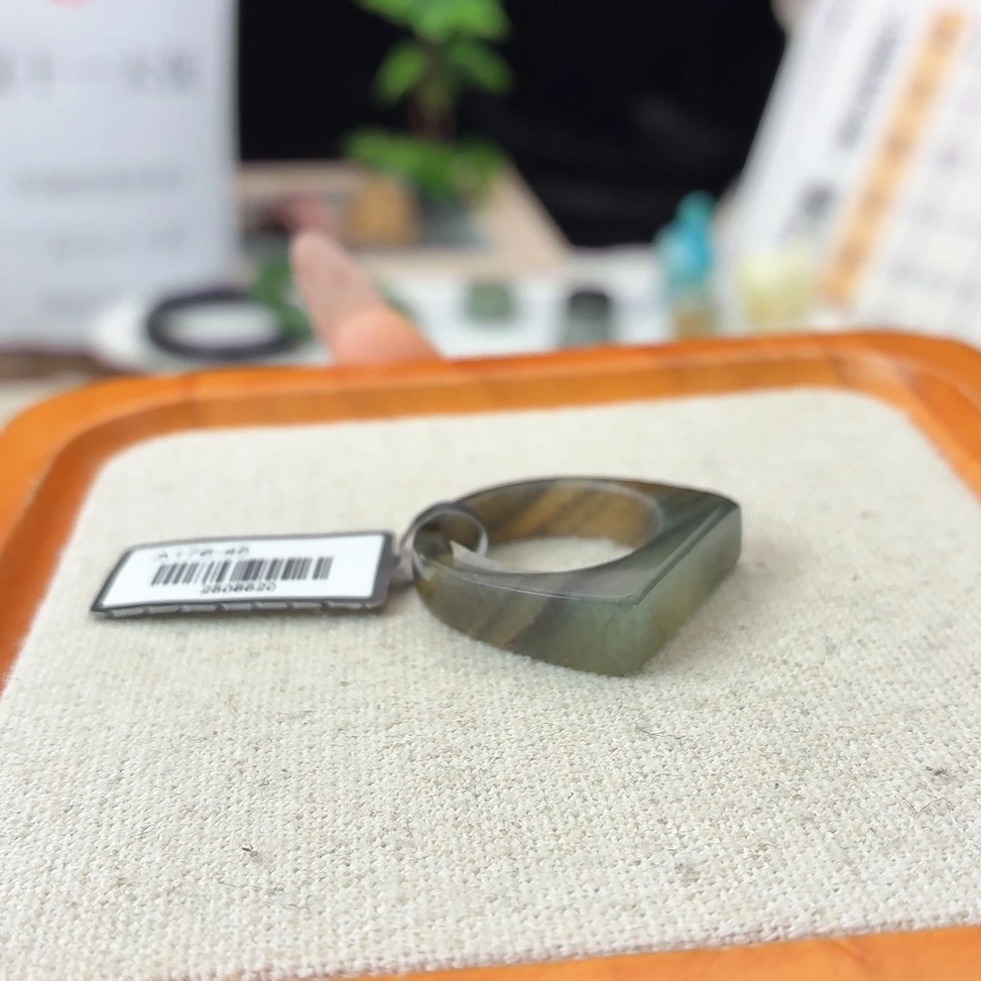 和田玉未镶嵌戒指c85青花马鞍18.4不退换