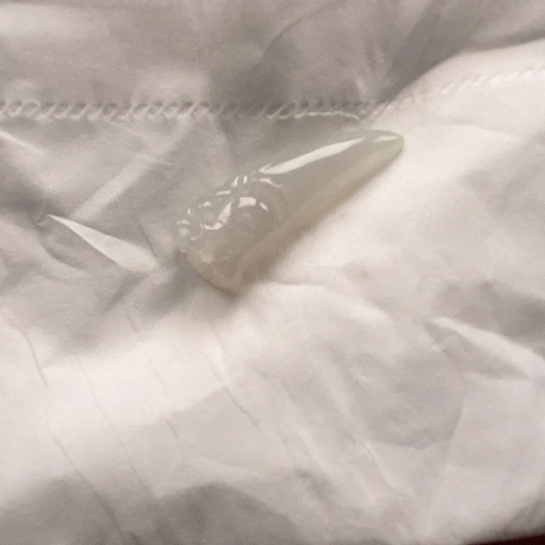 翡翠未镶嵌颈饰               20