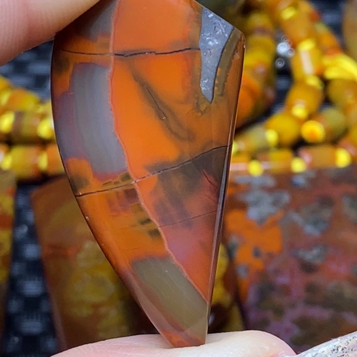 玛瑙/玉髓颈饰未镶嵌