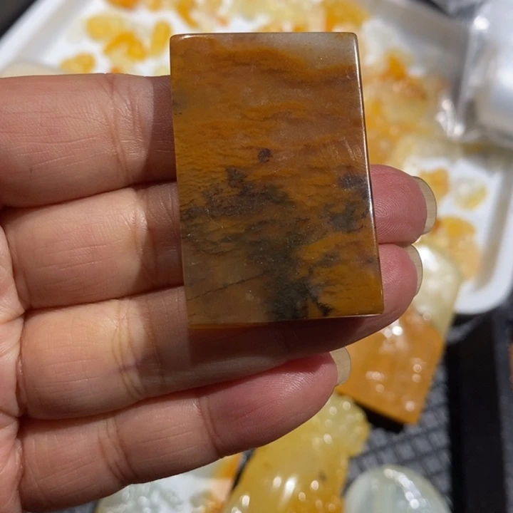 石英质玉（黄龙玉）未镶嵌挂件