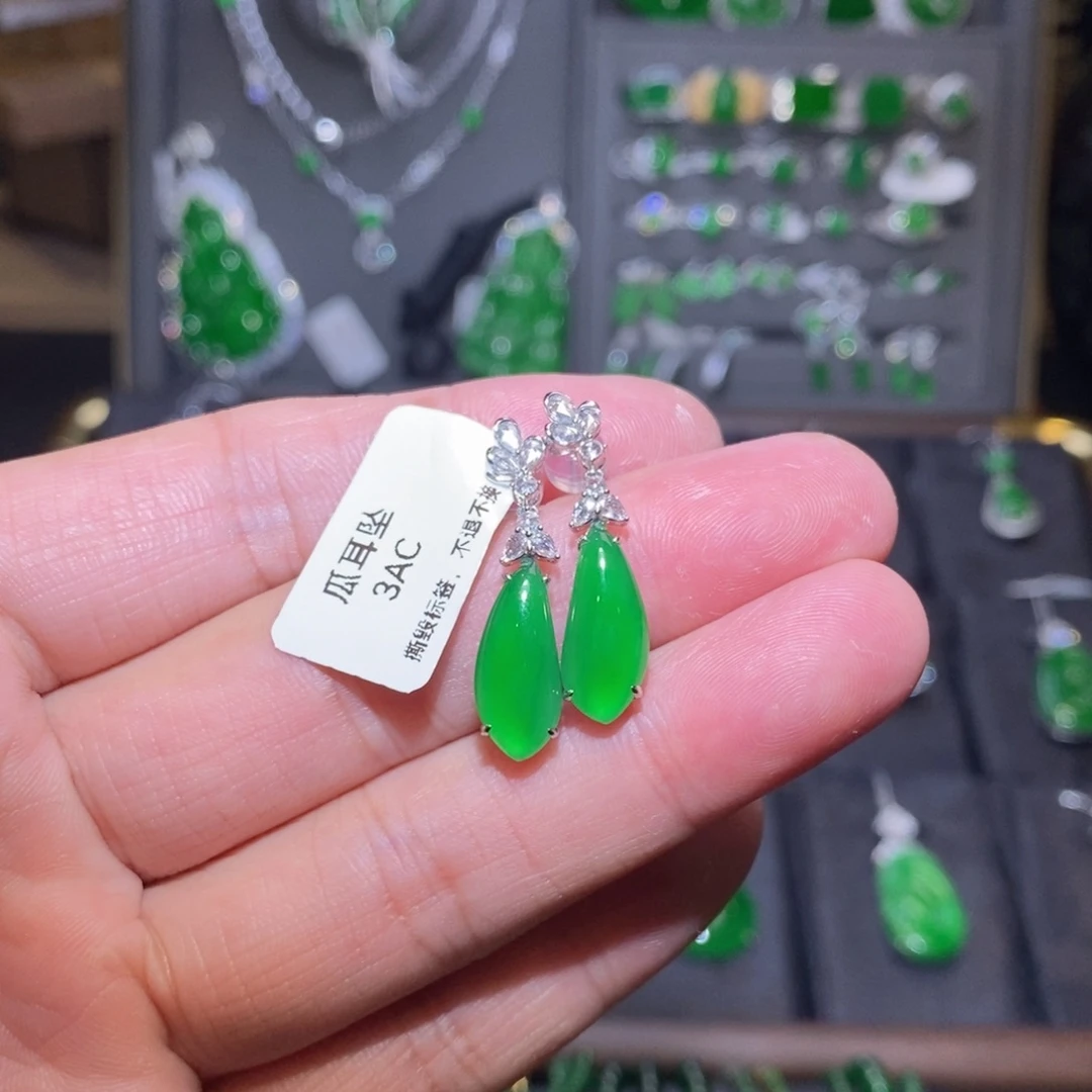 翡翠18K金镶嵌耳饰福瓜耳坠