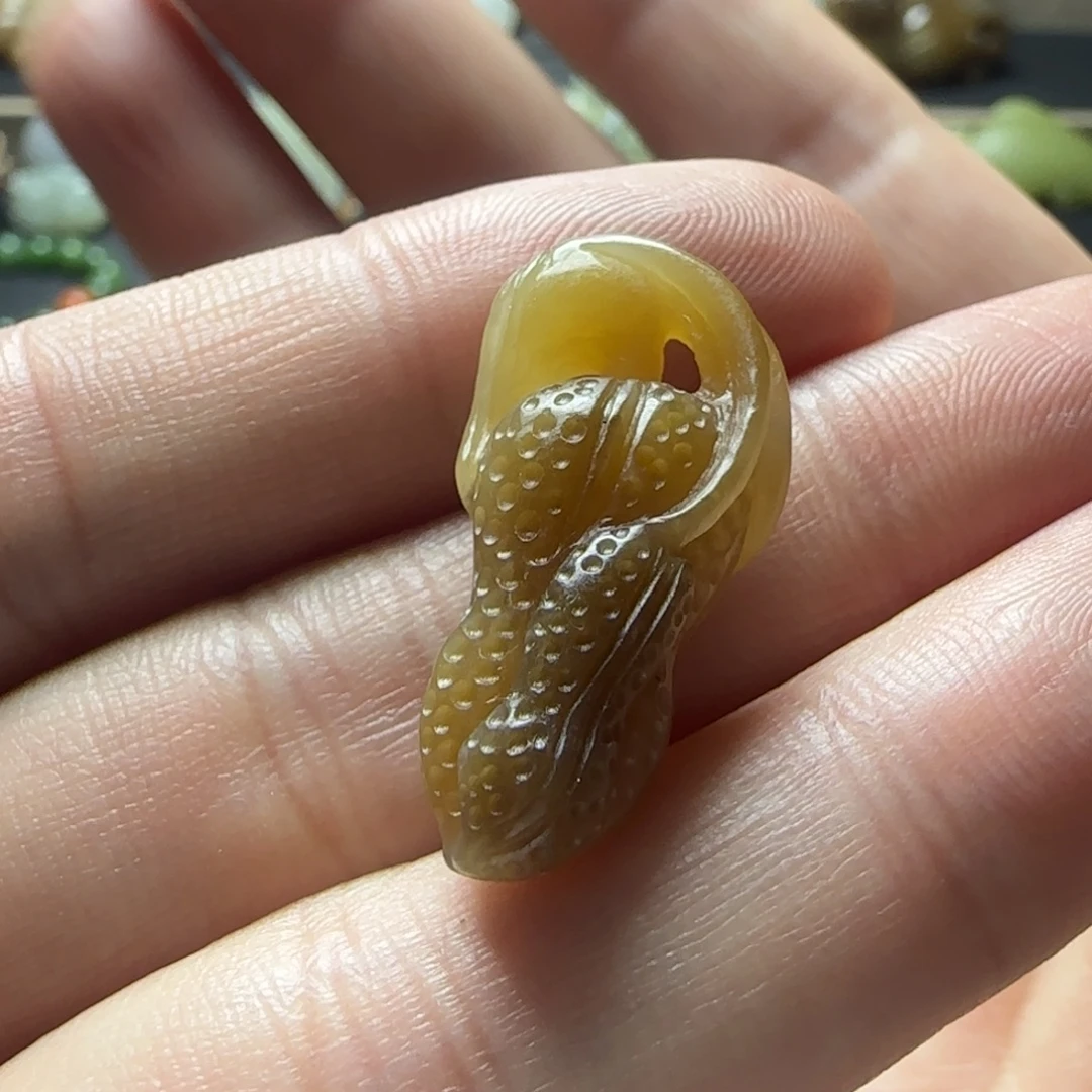 和田玉（糖玉）未镶嵌颈饰青