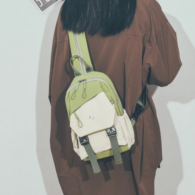 高颜值双肩包女小型2025新款防水斜挎胸包旅游通勤轻便背包登山包