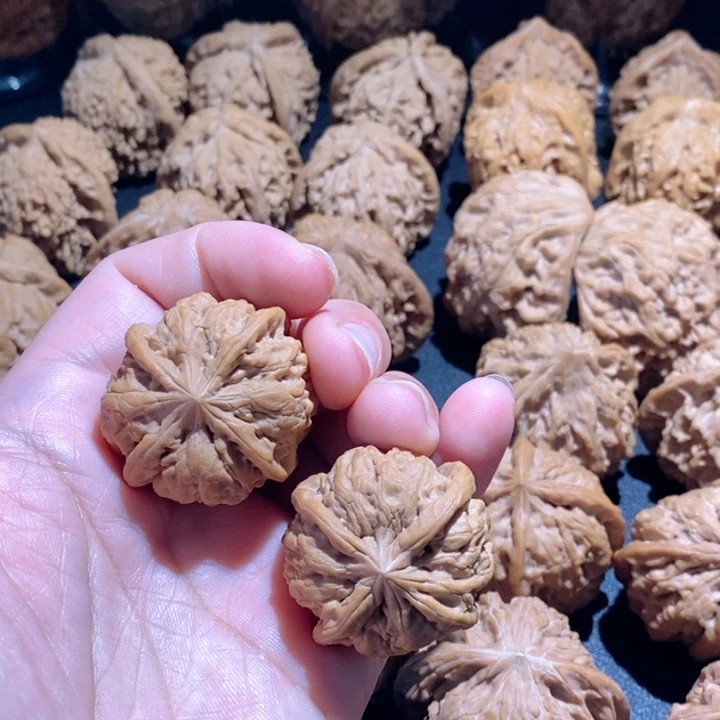 Z***1文玩核桃吊坠雨花石