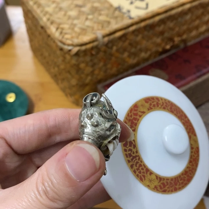 瓷片哈中古工艺品一件