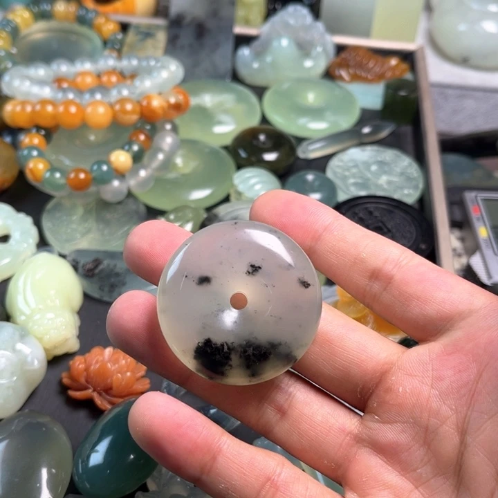 蛇纹石玉未镶嵌挂件