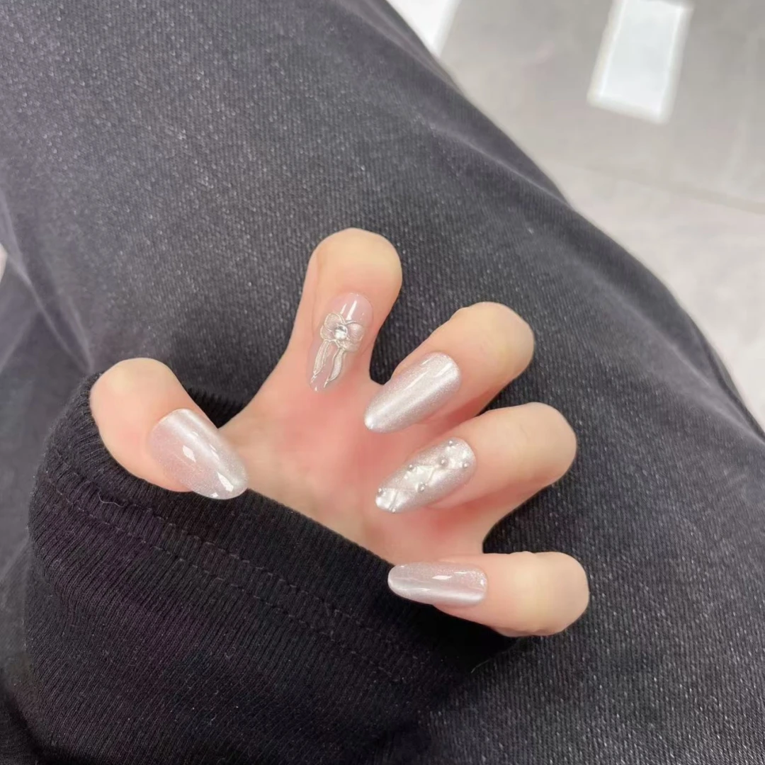 追光 短椭圆穿戴甲手工高级感轻奢美甲贴片渐变新款美甲