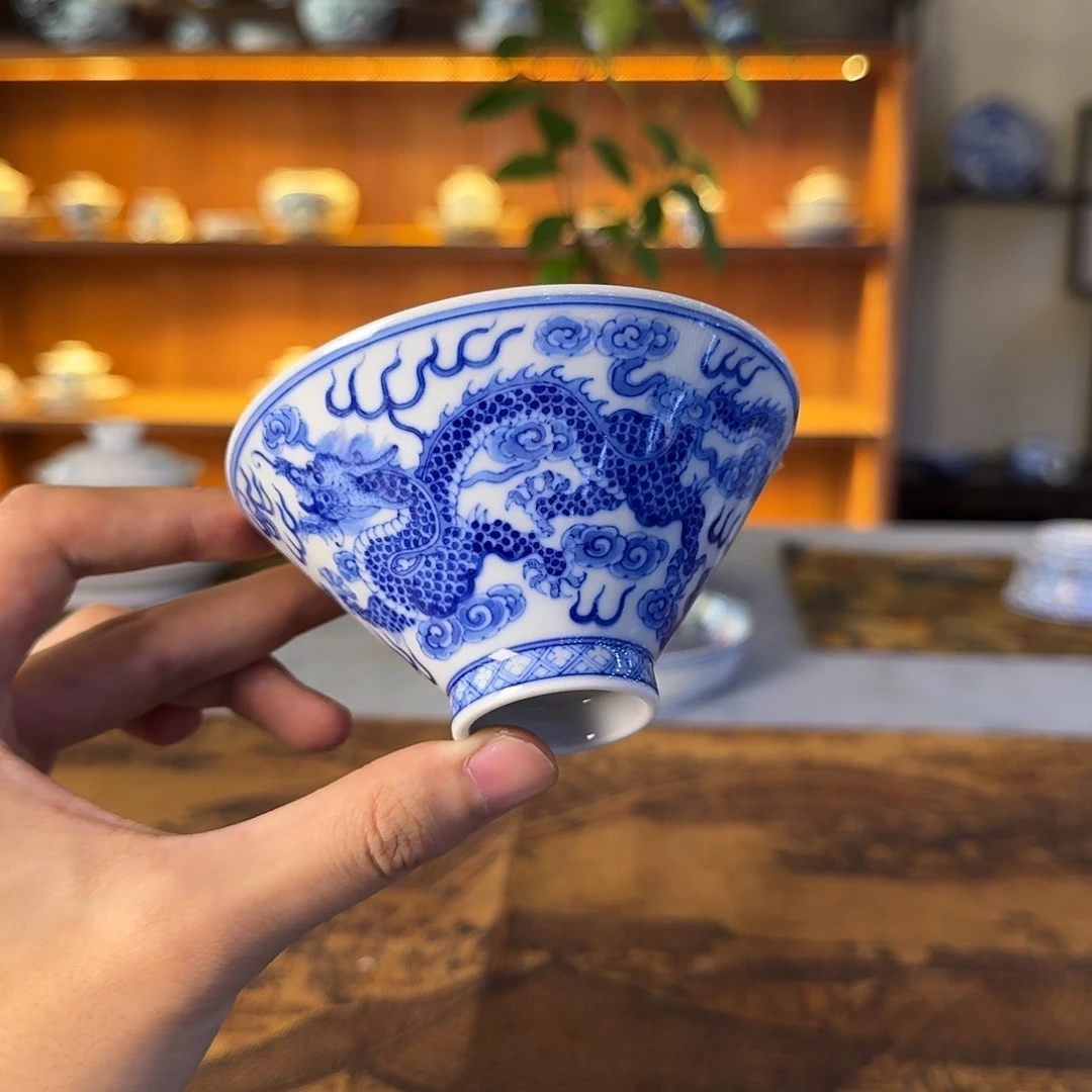 明逸堂青花龙凤斗笠杯