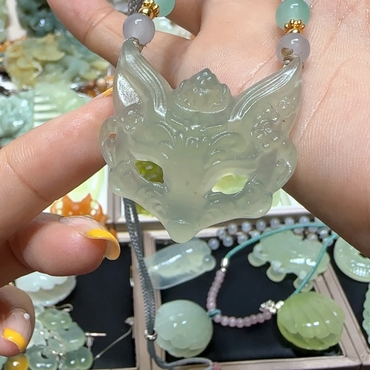 蛇纹石玉未镶嵌吊坠