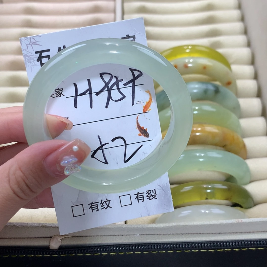 【闪购商品】未镶嵌蛇纹石玉手镯
