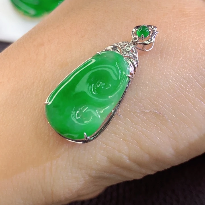 翡翠颈饰未镶嵌翡翠