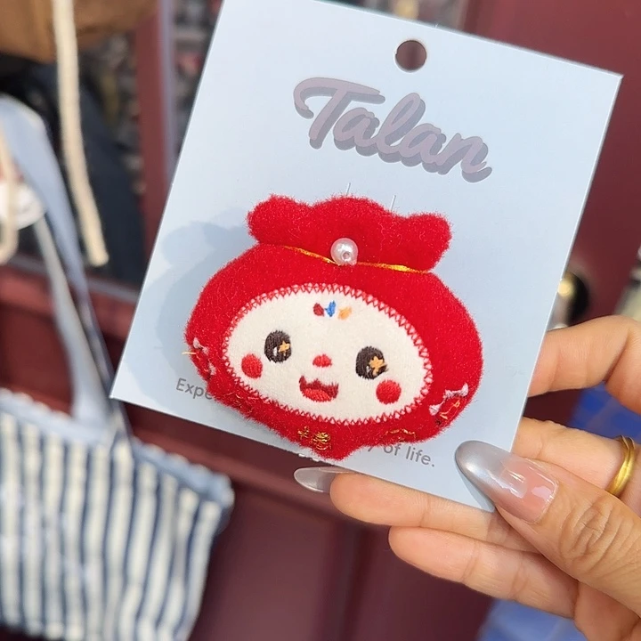 非金属布艺小福袋 胸针