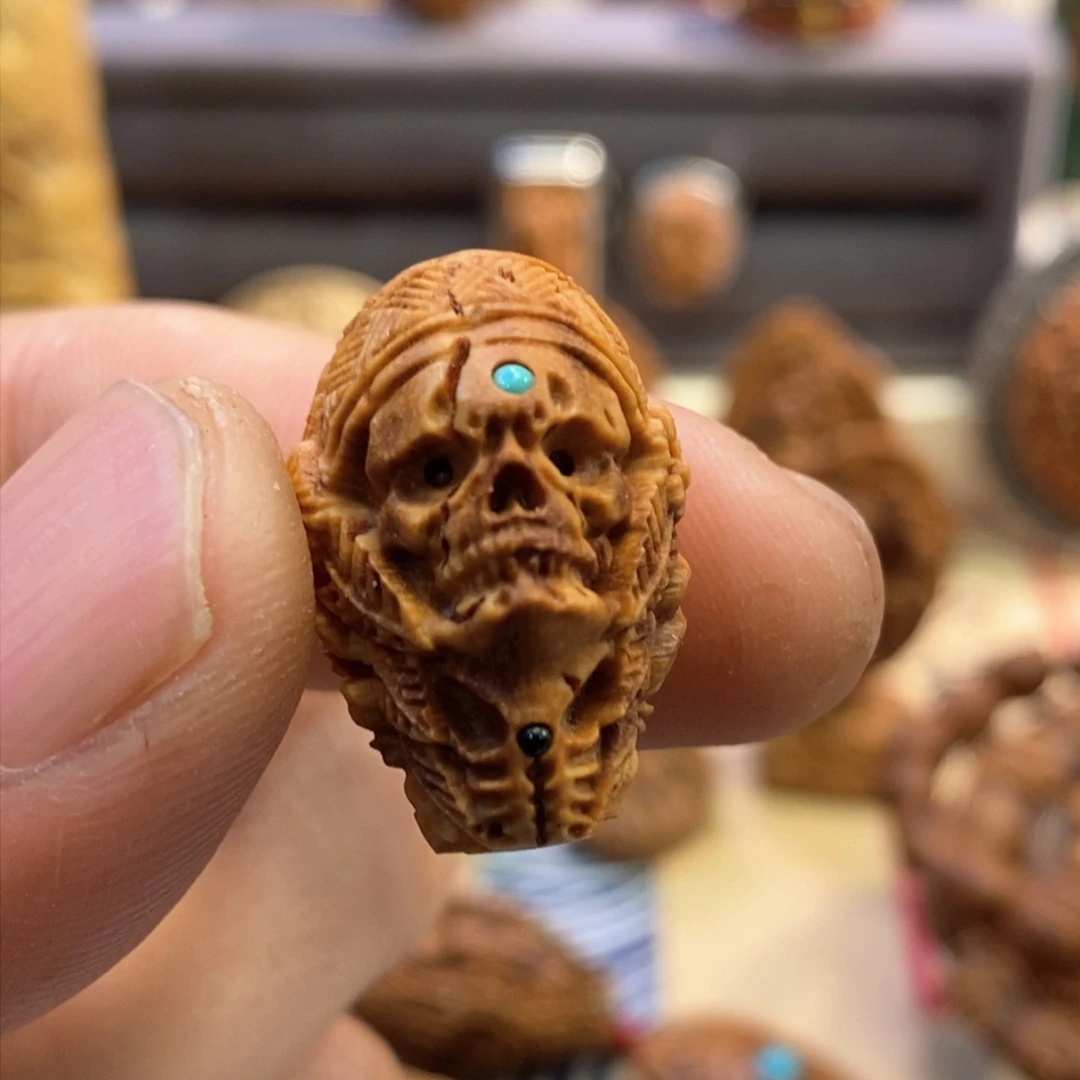 潍坊核雕桃核雕刻骷髅三通