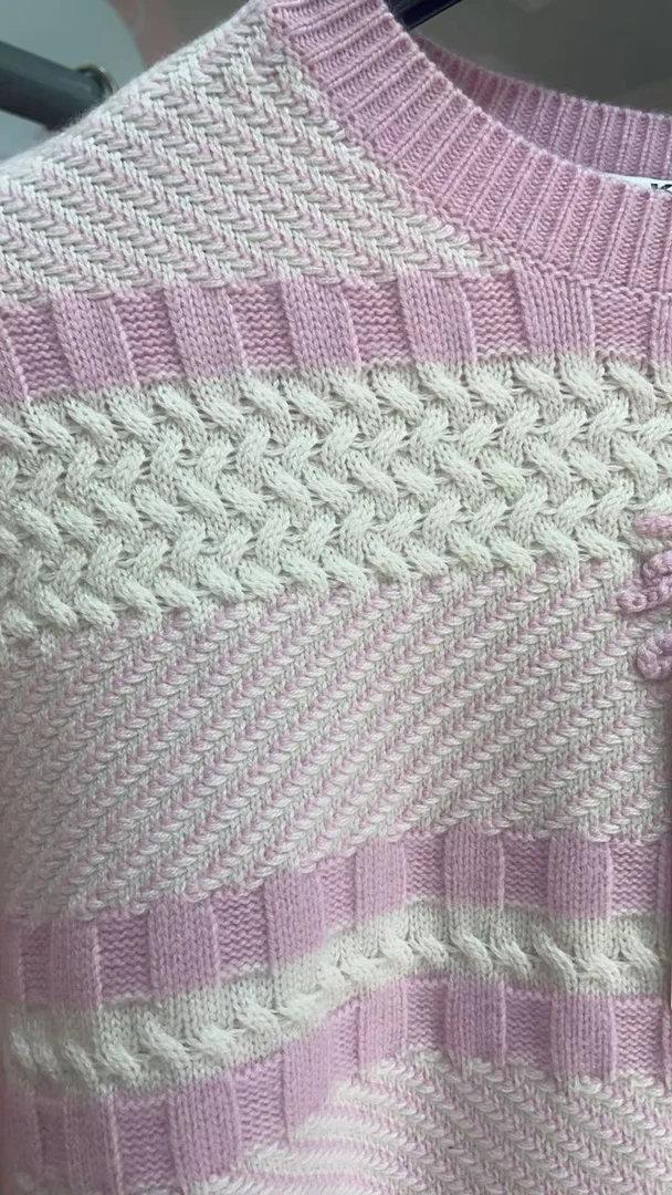 [富贵] 时尚女装秋冬季套头白粉格子毛衣 1K2C70202087