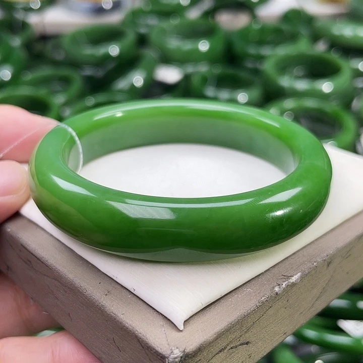 未镶嵌手镯和田玉（碧玉）