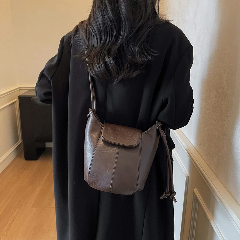 复古南瓜包女2025新款高级软皮腋下水桶包高级感托特包单肩斜挎包