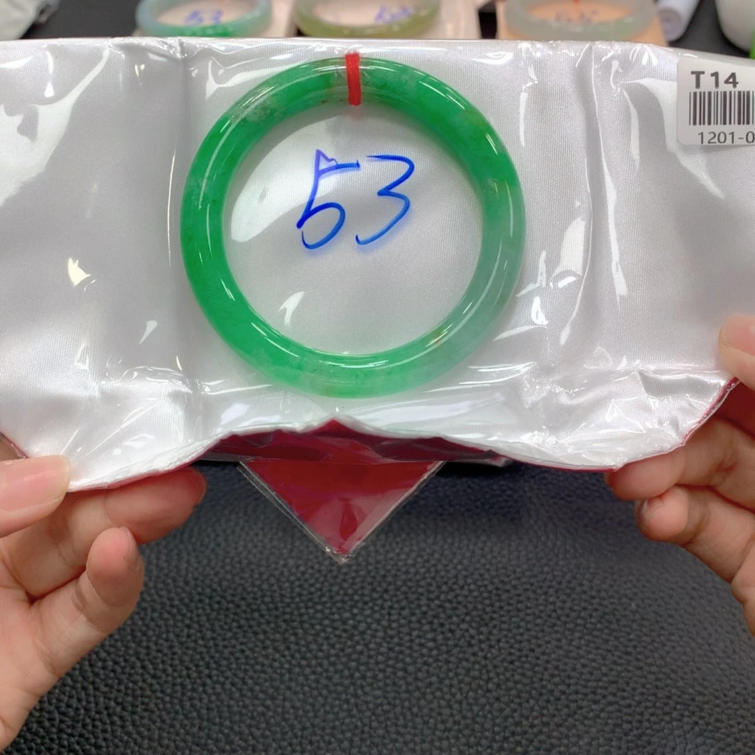 翡翠未镶嵌手镯22