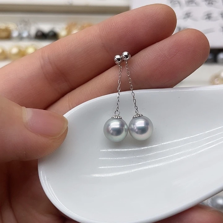 18K金镶嵌海水珍珠耳饰
