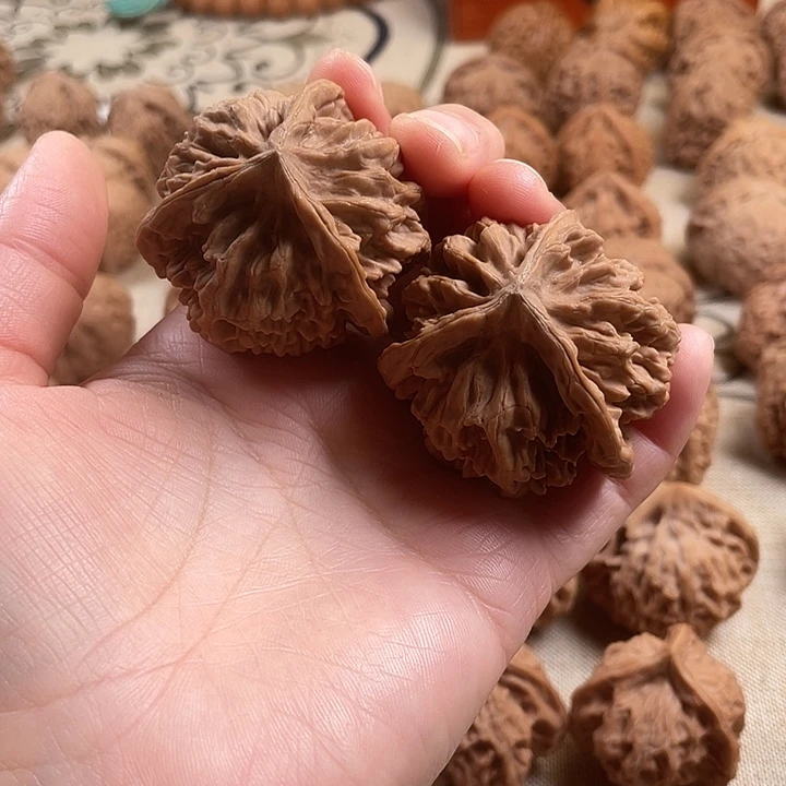 万***.文玩核桃吊坠帝王三棱