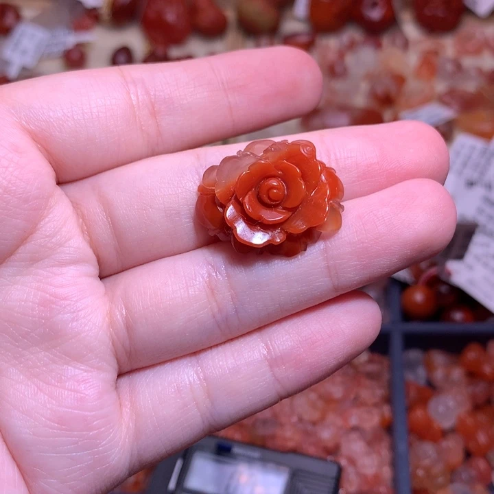 南红玛瑙未镶嵌珠宝半成品牡丹花