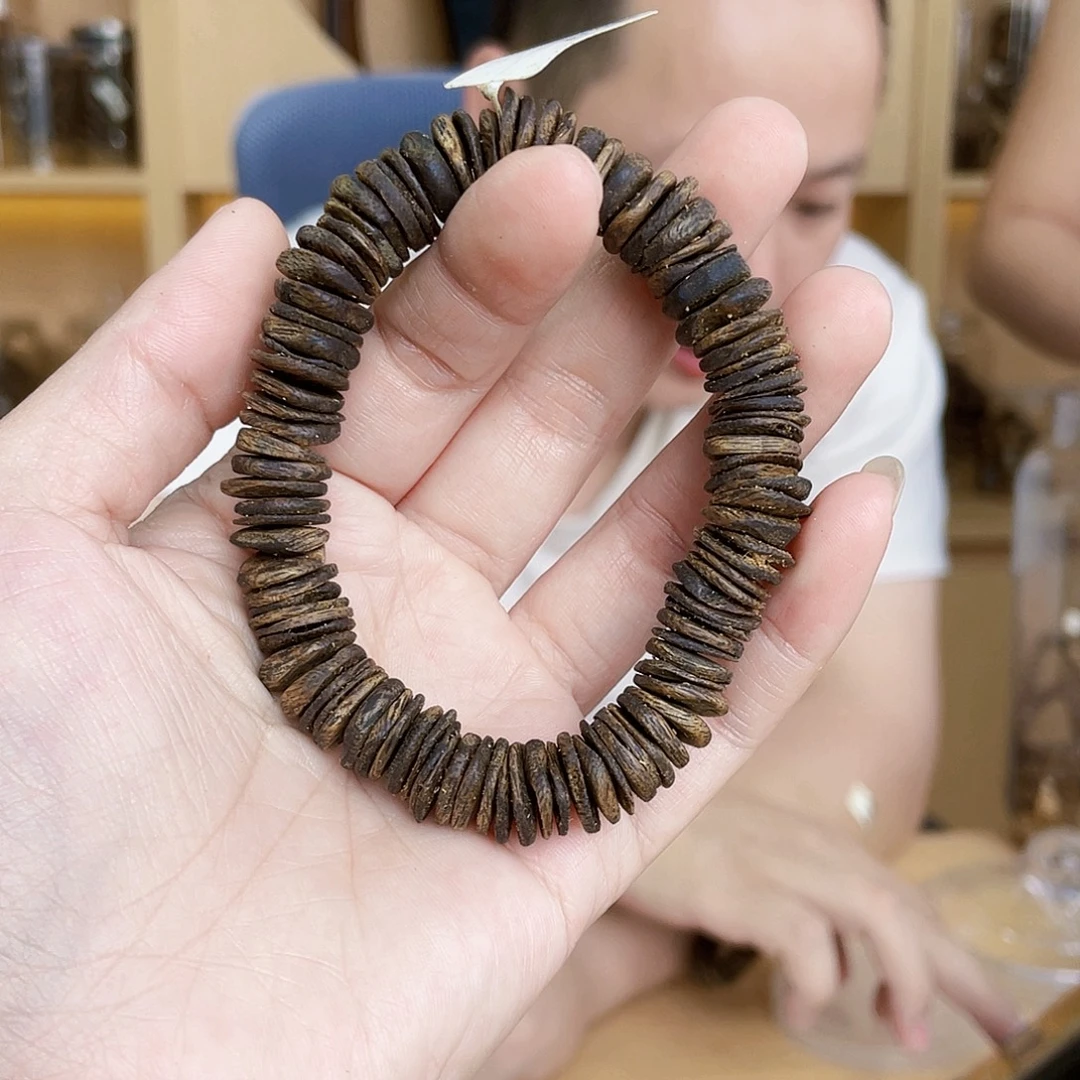 沉香沉香碎屑棋楠随形单圈1.1/16克多样性发一