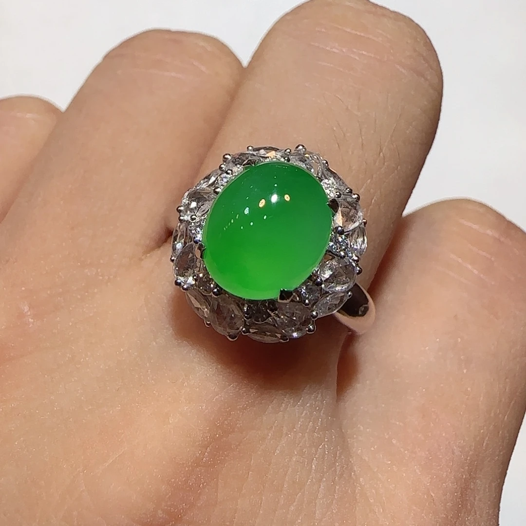 翡翠18K金镶嵌戒指蛋面