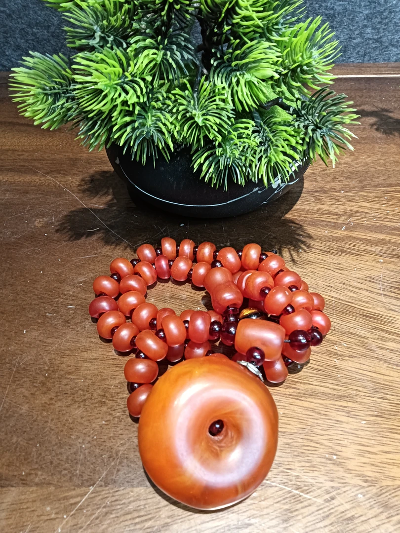 精品老红蜡平安扣项链