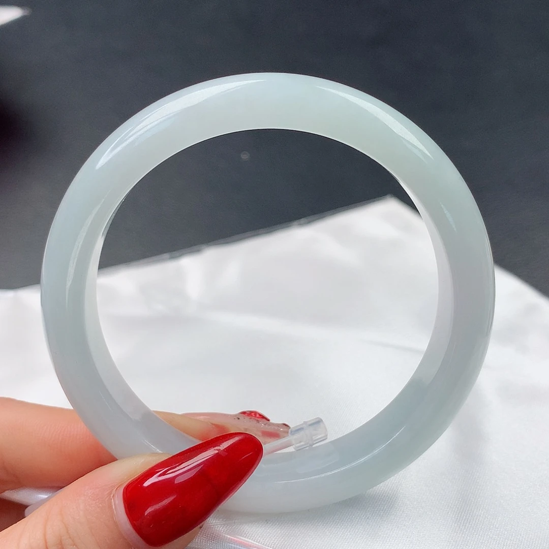 翡翠手镯未镶嵌L**嘻58正圈