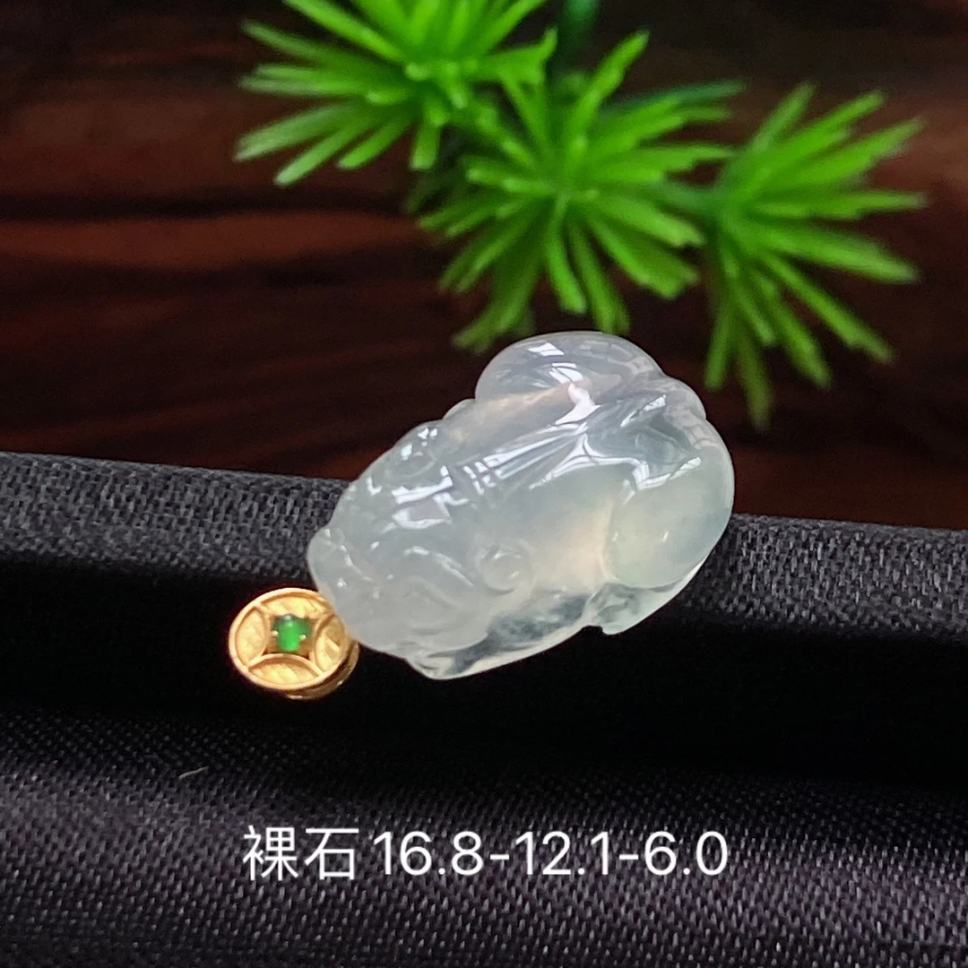 天然缅甸翡翠A货18k金镶嵌貔貅吊坠