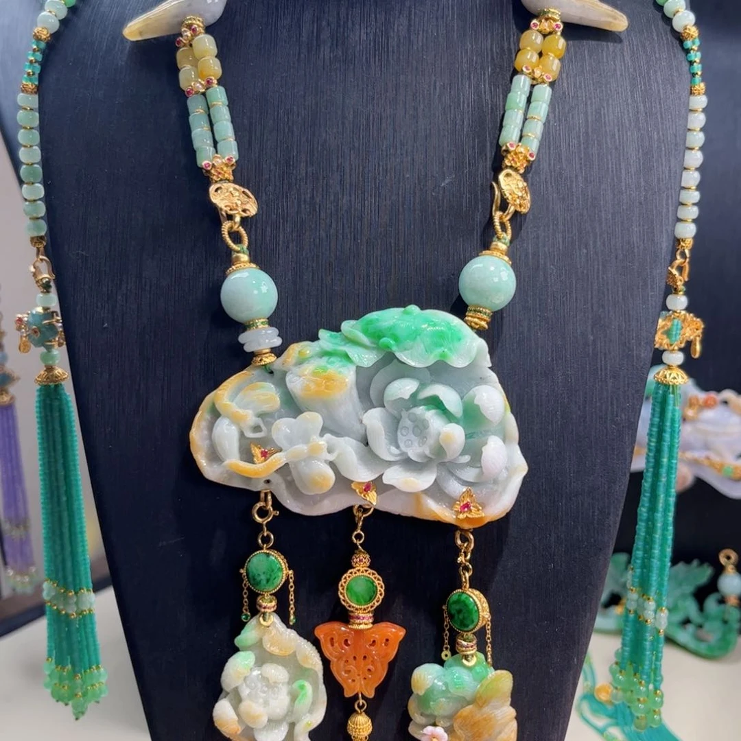 【闪购商品】翡翠吊坠(赠链)未镶嵌翡翠