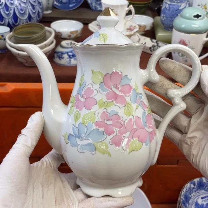 他家瓷器真美…开播了