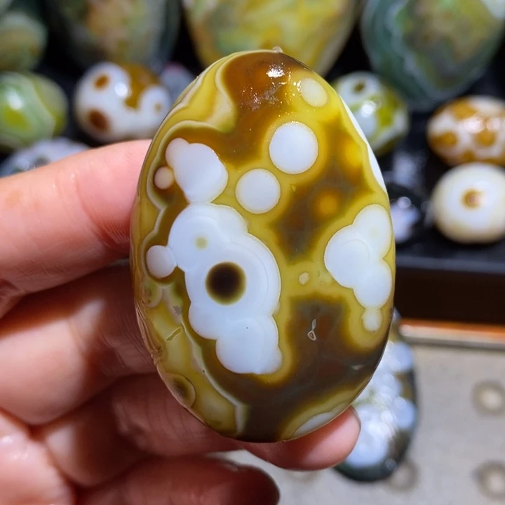 未镶嵌玛瑙/玉髓珠宝半成品38