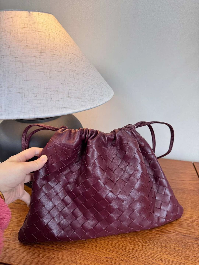 小葆真皮手工编织包包包腋下单肩斜挎女包腋下包斜挎包抽绳单肩包