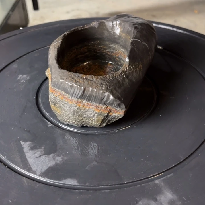 红陶诚****傅石头花盆