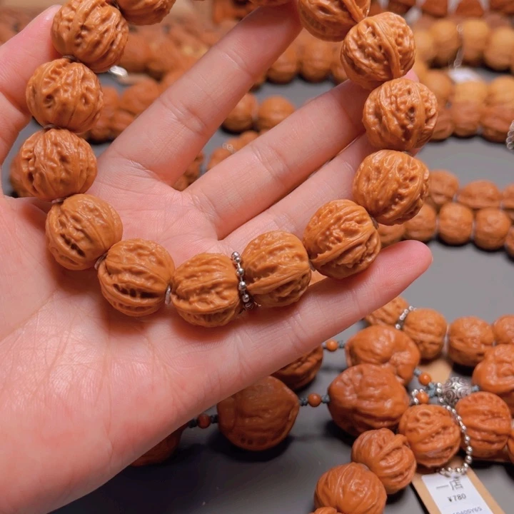 文玩核桃吊坠说****呢核桃手串