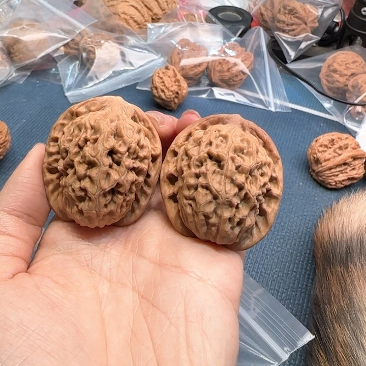 霜***归吊坠文玩核桃莲花42黄尖