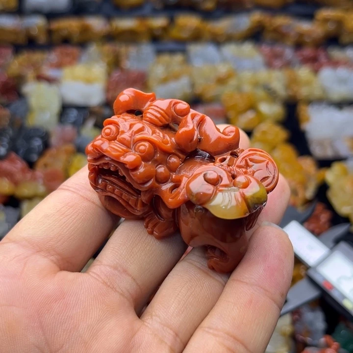 石英质玉（黄龙玉）未镶嵌颈饰