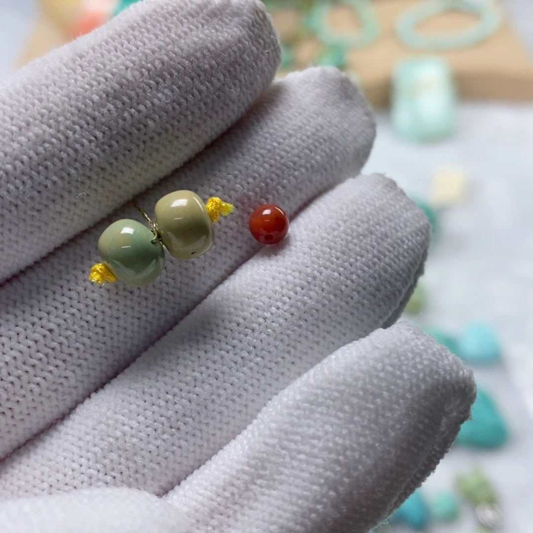 南红玛瑙颈饰未镶嵌老****吗