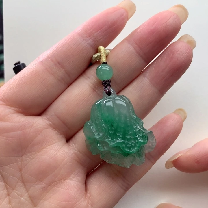 颈饰未镶嵌石英质玉