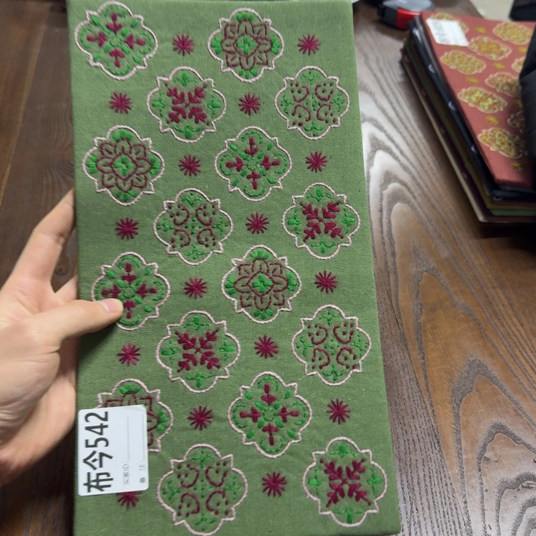 ****刻刺绣542一张，小宝相花