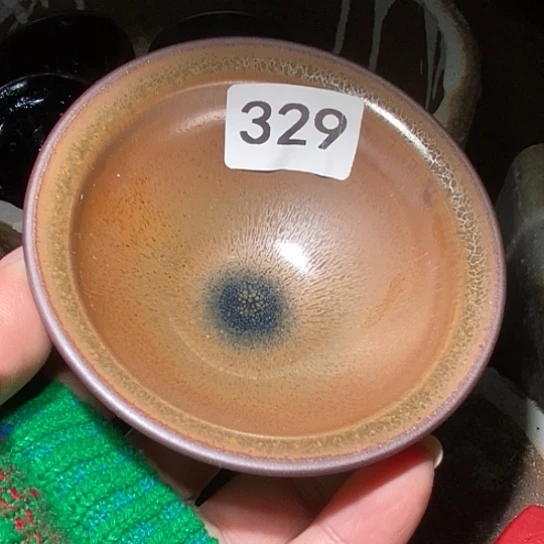 茶盏是的……是因为他俩没有