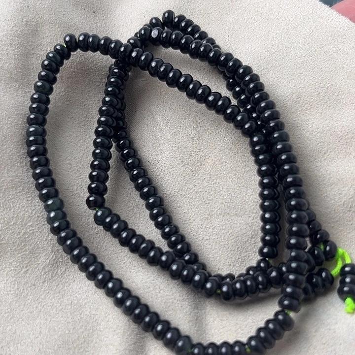 颈饰未镶嵌翡翠乌鸡