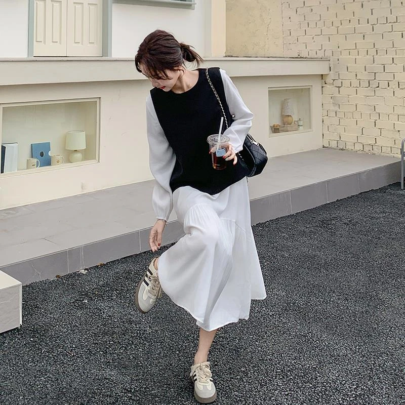 高级感马甲连衣裙套装女2025超火开春穿搭减龄独特绝美长裙两件套