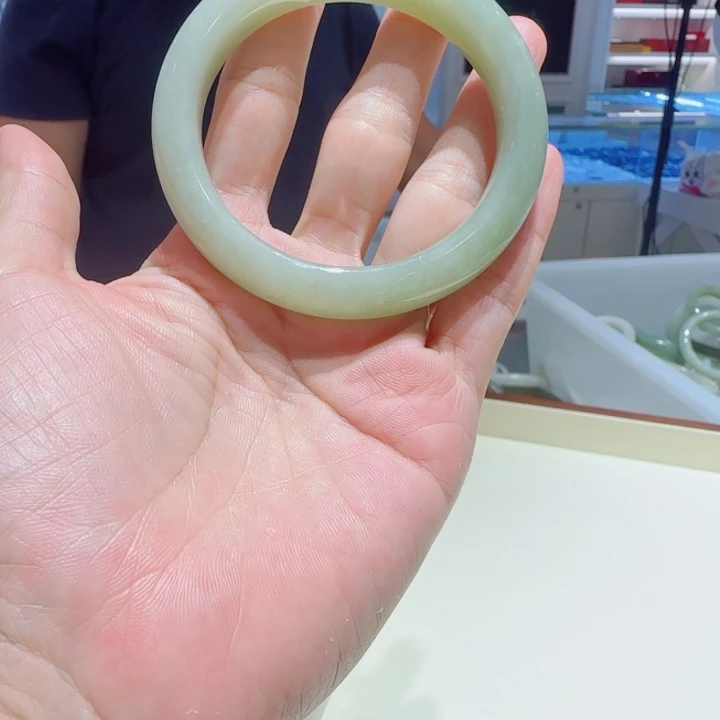 未镶嵌手镯和田玉20