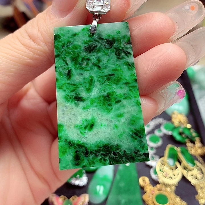翡翠银S925镶嵌颈饰翡翠