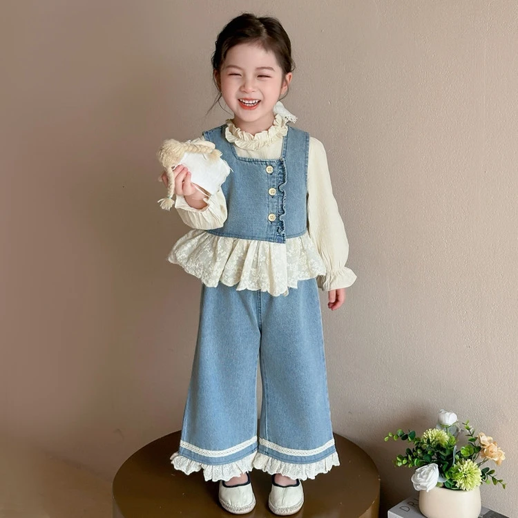 套装蓝色春秋女童套装2025春装新款三件套花边衬衫蕾丝牛仔裤马甲