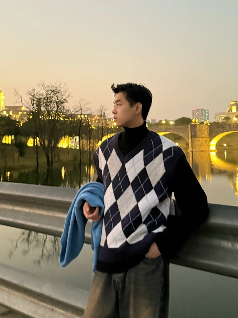 LIANG SII  一系列综合 冬季加厚打底毛衣 情侣针织马甲套头外套