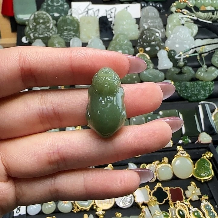 颈饰未镶嵌和田玉