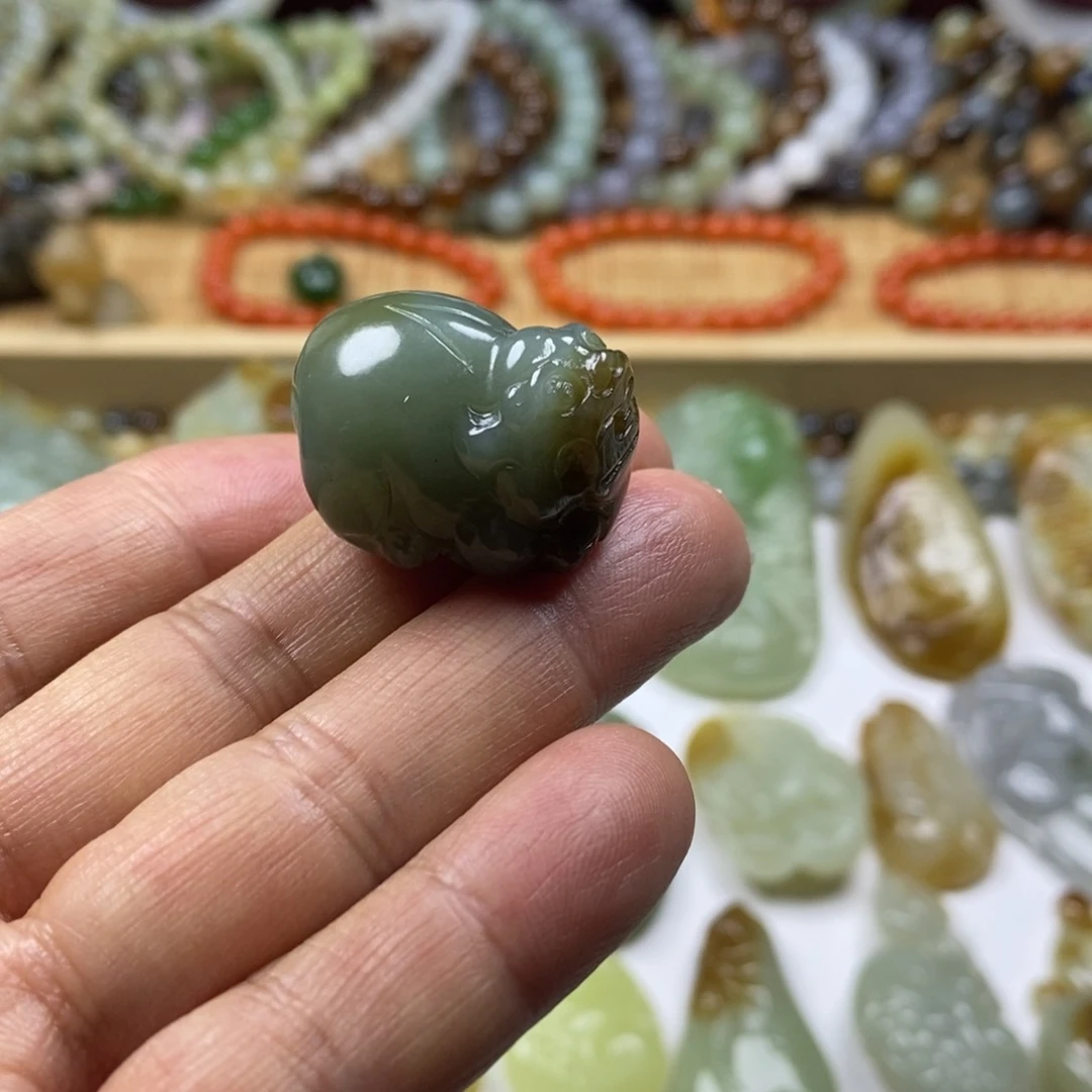 和田玉（糖玉）颈饰未镶嵌